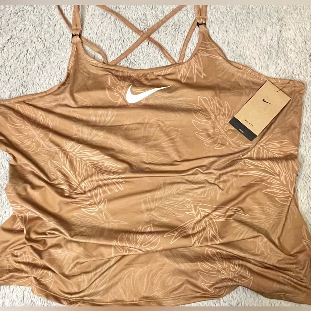 NWT Nike women’s workout tank. Brown with leaf design size 1X